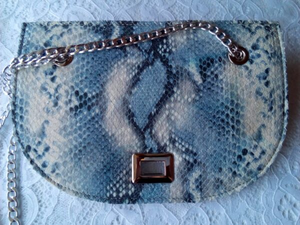 Patella pelle cobra blu