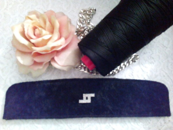 Queen Elizabeth velluto con strass