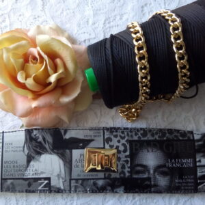 Queen Elizabeth ecopelle vogue