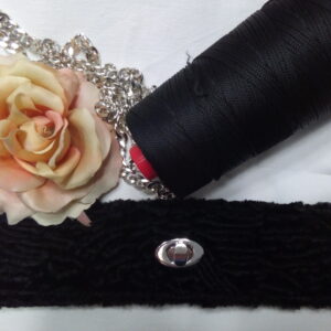 Queen Elizabeth ecopelliccia imitazione astrakan nero